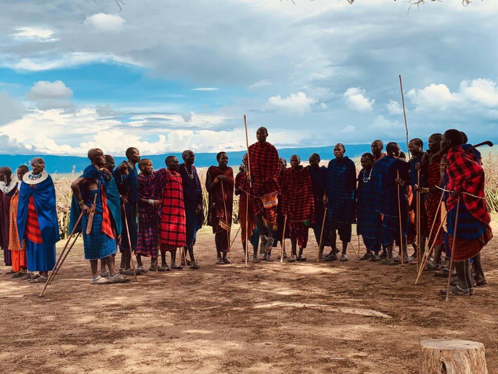 Danza Masai-safari-en-kenia-y-tanzania-ratpanat